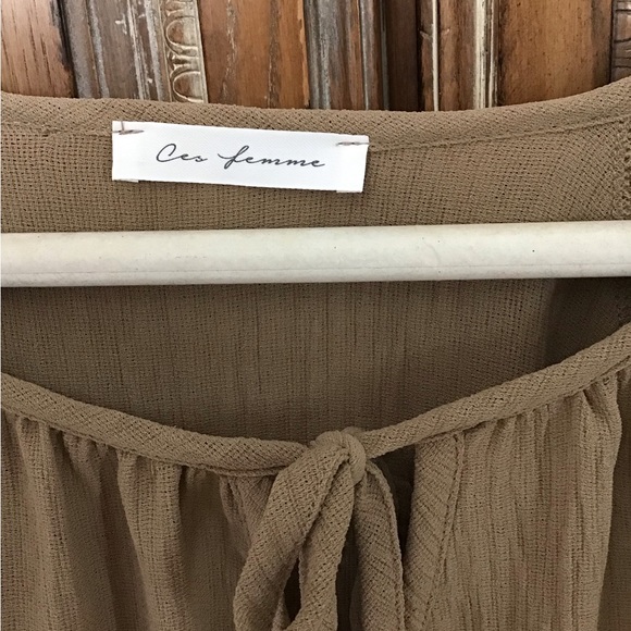 Bohemian chic Ruffle Sleeve V neck Woven Top - Picture 11 of 11